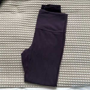 XS athleta legging in plum color